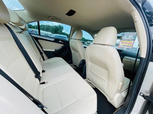 Used 2013 Volkswagen Jetta SE FWD image 21