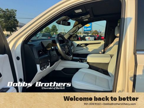 Used 2025 Chevrolet Tahoe Premier w/ Sun And Tow Package AWD/4WD image 10