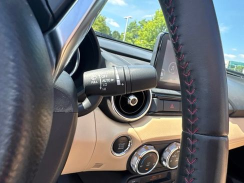 Used 2019 MAZDA MX-5 Miata RF Grand Touring RWD image 44