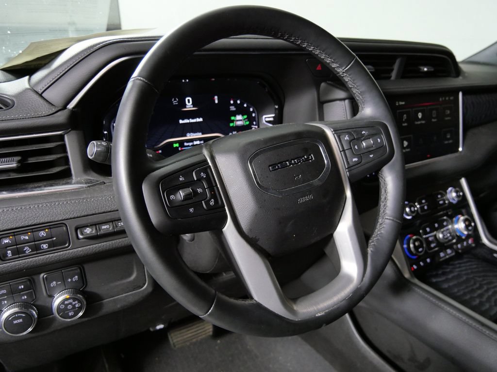Used 2023 GMC Yukon XL Denali AWD/4WD image 18