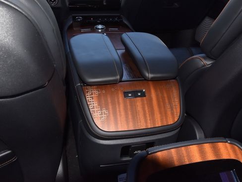 New 2025 Lincoln Navigator Black Label image 20