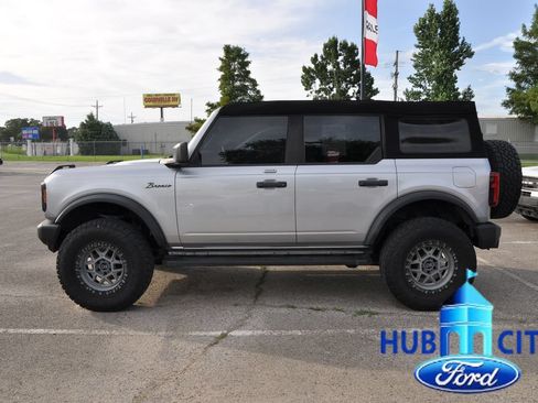 Used 2023 Ford Bronco 4-Door AWD/4WD image 2