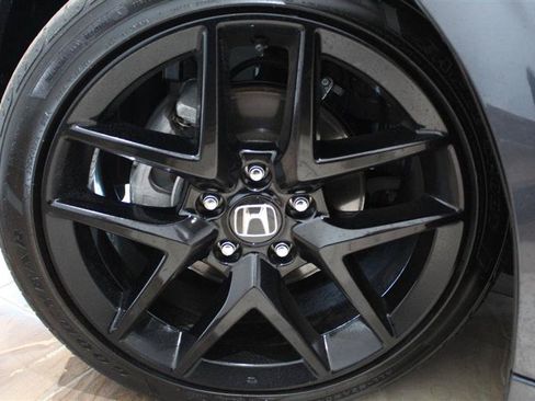 Used 2025 Honda Civic Sport image 13