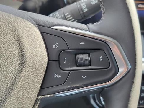 New 2026 Chevrolet Trax LT w/ Sunroof Package FWD image 18