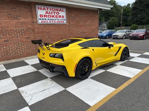 Used 2019 Chevrolet Corvette ZR1 RWD image 7