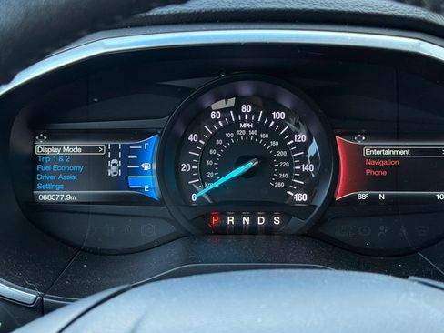 Used 2018 Ford Edge Titanium w/ Equipment Group 302A AWD/4WD image 24