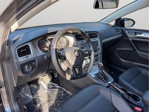 Used 2017 Volkswagen Golf Wolfsburg Edition image 6