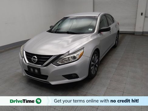 Used 2016 Nissan Altima 2.5 SV image 1