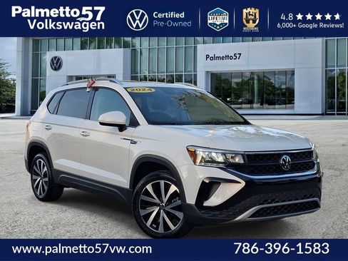 Certified 2024 Volkswagen Taos SE w/ Panoramic Sunroof Package FWD image 1