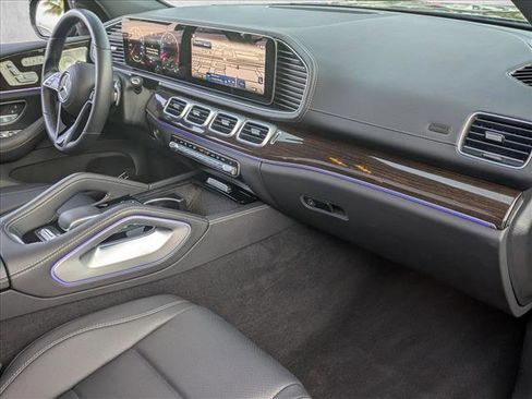 Used 2025 Mercedes-Benz GLS 450 4MATIC image 23