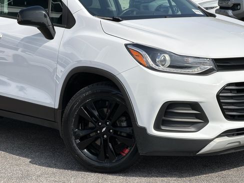 Used 2019 Chevrolet Trax LT w/ Sun & Sound Package FWD image 6