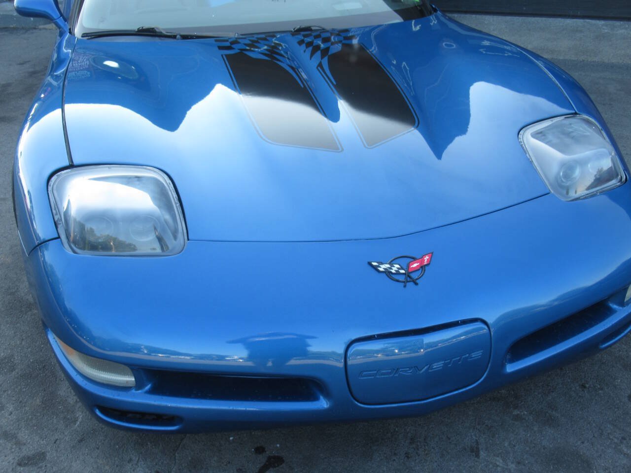 Used 2000 Chevrolet Corvette Convertible w/ Memory Pkg RWD image 3