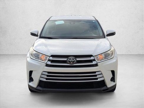 Certified 2019 Toyota Highlander LE FWD image 2