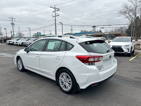Used 2018 Subaru Impreza 2.0i Premium image 11