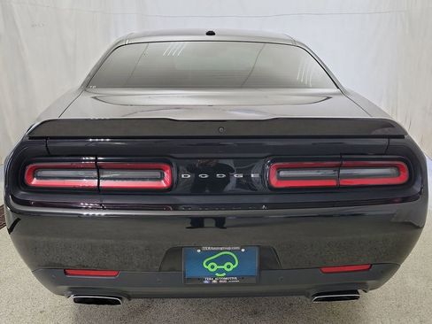 Used 2019 Dodge Challenger R/T image 5
