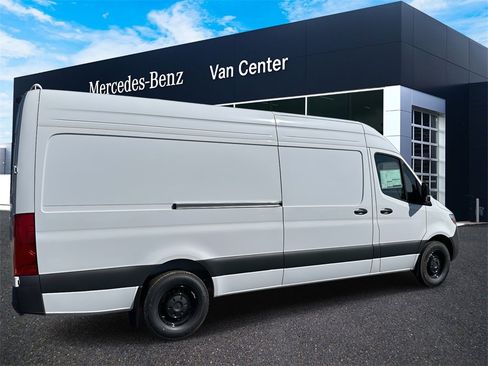 New 2025 Mercedes-Benz Sprinter 2500 image 3