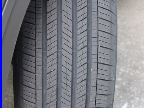 Used 2023 Volkswagen Atlas Cross Sport SE image 15