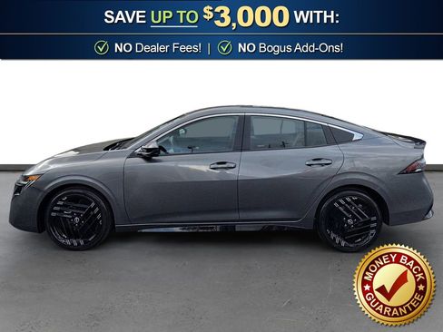 Used 2026 Nissan Sentra SR w/ Floor Mat Package image 2