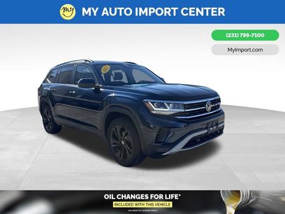 Used 2023 Volkswagen Atlas SE w/ Black Wheel Package