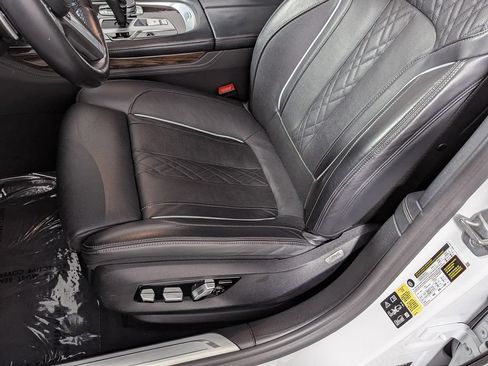 Used 2022 BMW 750i xDrive w/ M Sport Package AWD/4WD image 23