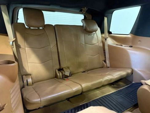 Used 2017 Cadillac Escalade Platinum image 32