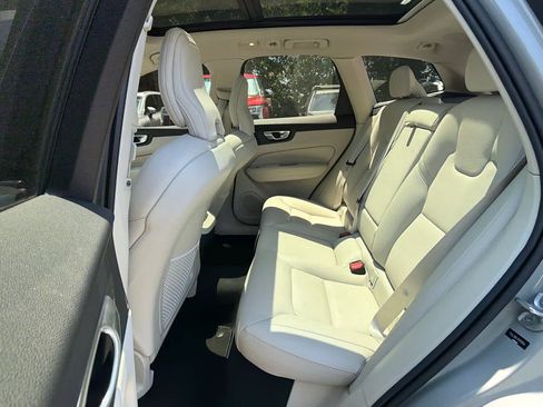 Used 2024 Volvo XC60 B5 Plus AWD/4WD image 22