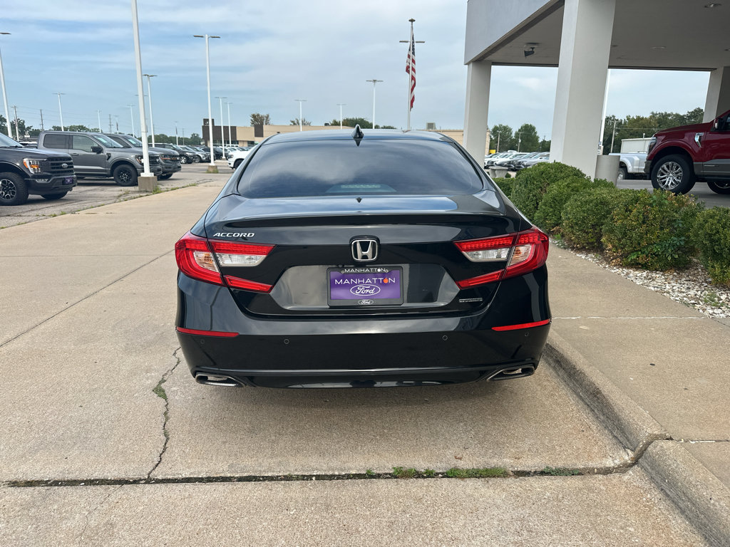 Used 2018 Honda Accord Touring image 14