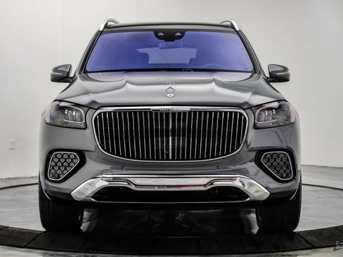 Used 2024 Mercedes-Benz Maybach GLS 600 4MATIC image 35