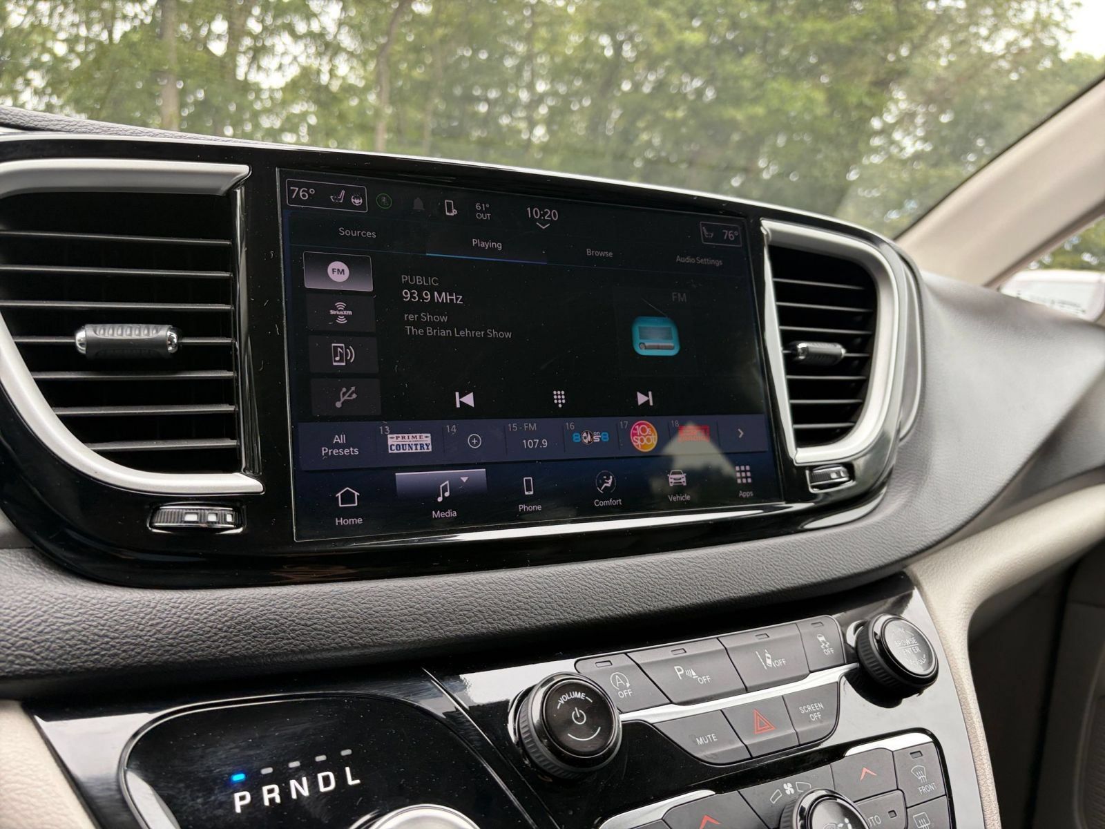 Used 2024 Chrysler Pacifica Touring-L FWD image 19