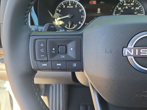 New 2026 Nissan Pathfinder SV image 17