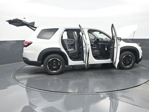 Certified 2025 Honda Pilot EX-L image 38