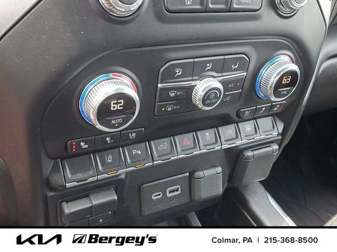 Used 2022 GMC Sierra 2500 SLT w/ SLT Premium Package AWD/4WD image 18