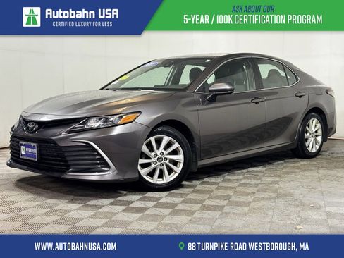 Used 2021 Toyota Camry LE image 1