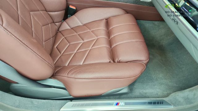 Used 2023 BMW i7 xDrive60 AWD/4WD image 22