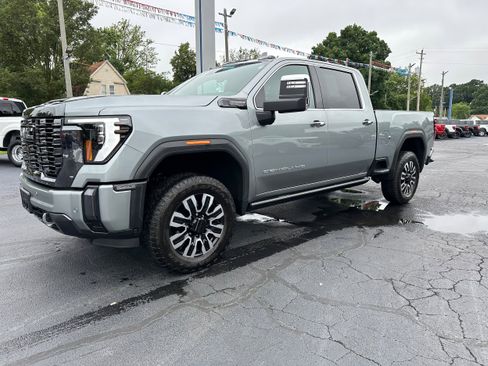 Used 2024 GMC Sierra 2500 Denali Ultimate image 17
