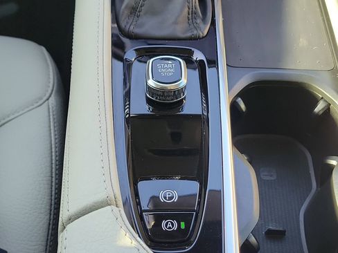 Used 2022 Volvo XC90 T6 Momentum w/ Protection Package image 34