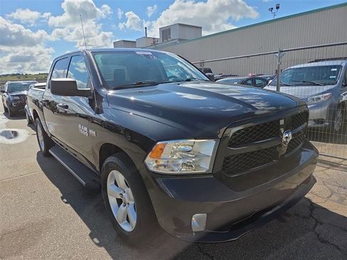 Used 2015 RAM 1500 Express RWD image 3