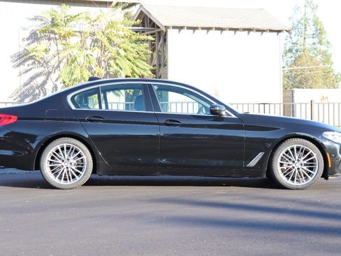 Used 2019 BMW 530i w/ Convenience Package image 9
