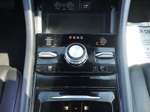 Used 2023 Jeep Grand Cherokee Overland w/ Luxury Tech Group IV AWD/4WD image 64