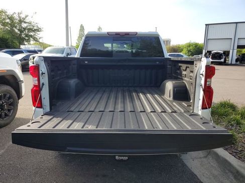 Used 2021 Chevrolet Silverado 1500 High Country w/ Technology Package image 9