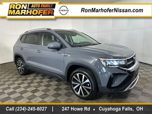 Used 2024 Volkswagen Taos SE image 1