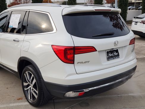 Used 2018 Honda Pilot Elite image 11