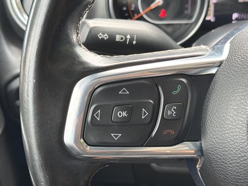 Used 2022 Jeep Wrangler Unlimited Sahara AWD/4WD image 12