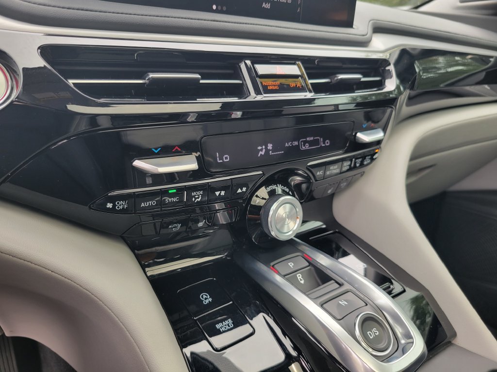 Used 2025 Acura MDX w/ Technology Package FWD image 31