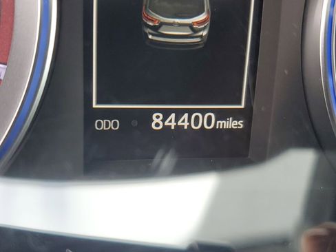 Used 2019 Toyota Highlander SE image 12