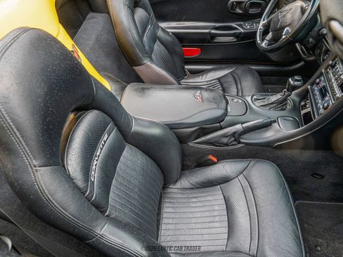 Used 2001 Chevrolet Corvette Convertible w/ Preferred Equipment Group2 image 41