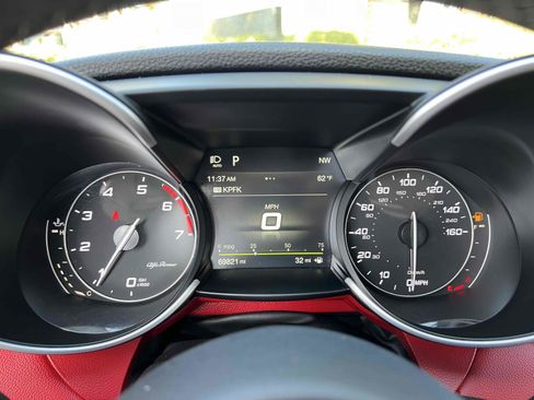 Used 2019 Alfa Romeo Giulia image 47