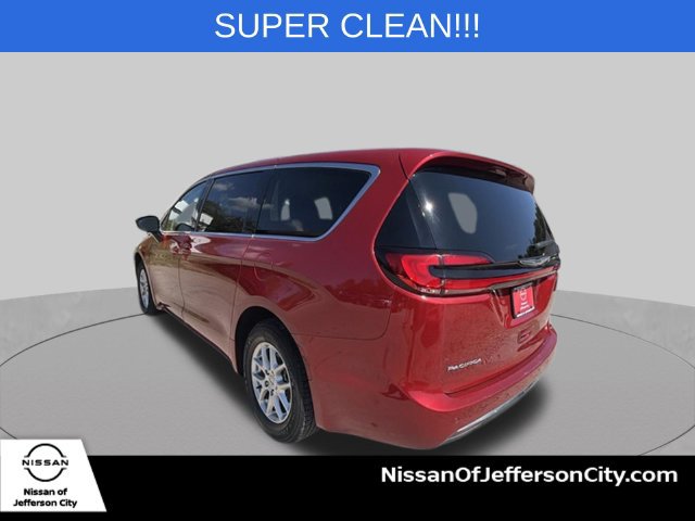 Used 2024 Chrysler Pacifica Touring-L FWD image 8