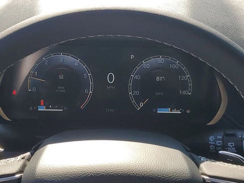 New 2025 Jeep Grand Cherokee Altitude image 28