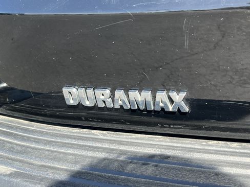 Used 2023 Chevrolet Suburban RST AWD/4WD image 9